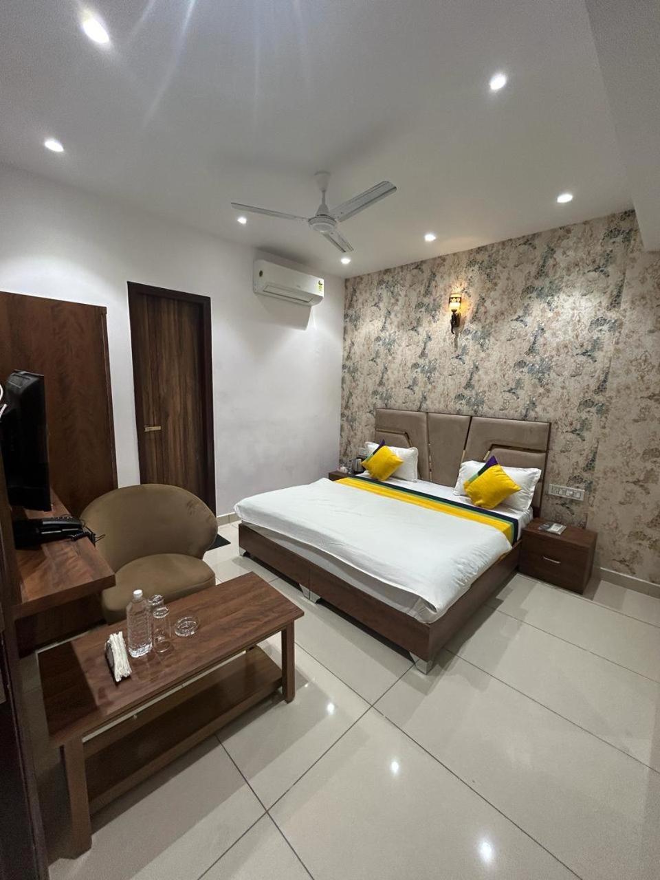 Hotel Platinum Inn Ludhiana Exterior photo